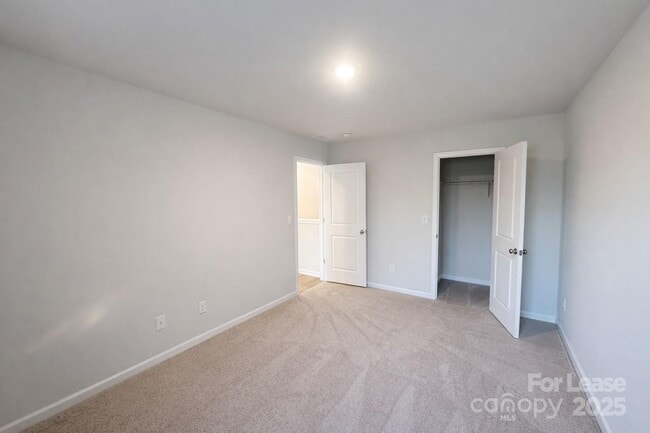 Building Photo - 209 Alluvium Ln