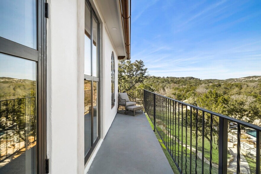 Building Photo - 2701 Bumble Bee Dr