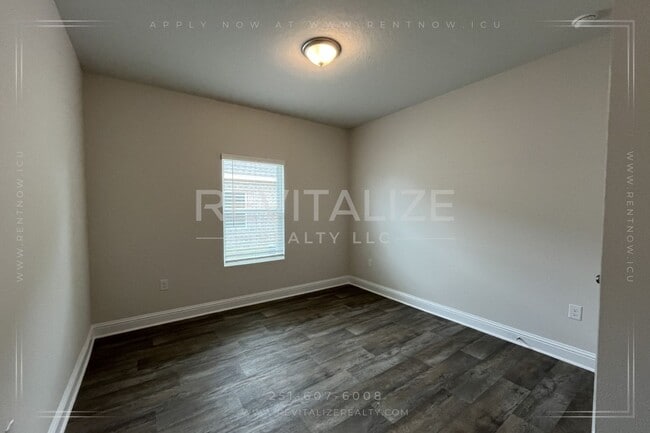 Building Photo - Charming 4BR/2BA Home in Hadley Village – Modern Comfort & Style!