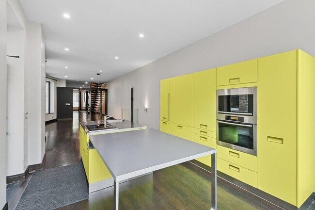 Building Photo - 44 E Cedar St