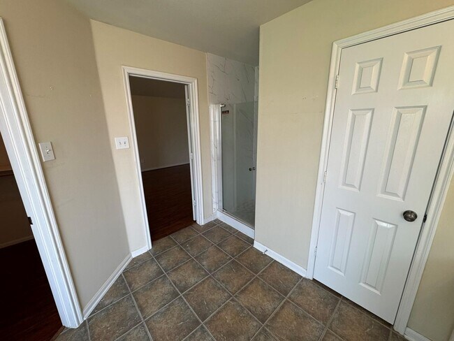 Building Photo - 9907 Rushing Springs Dr