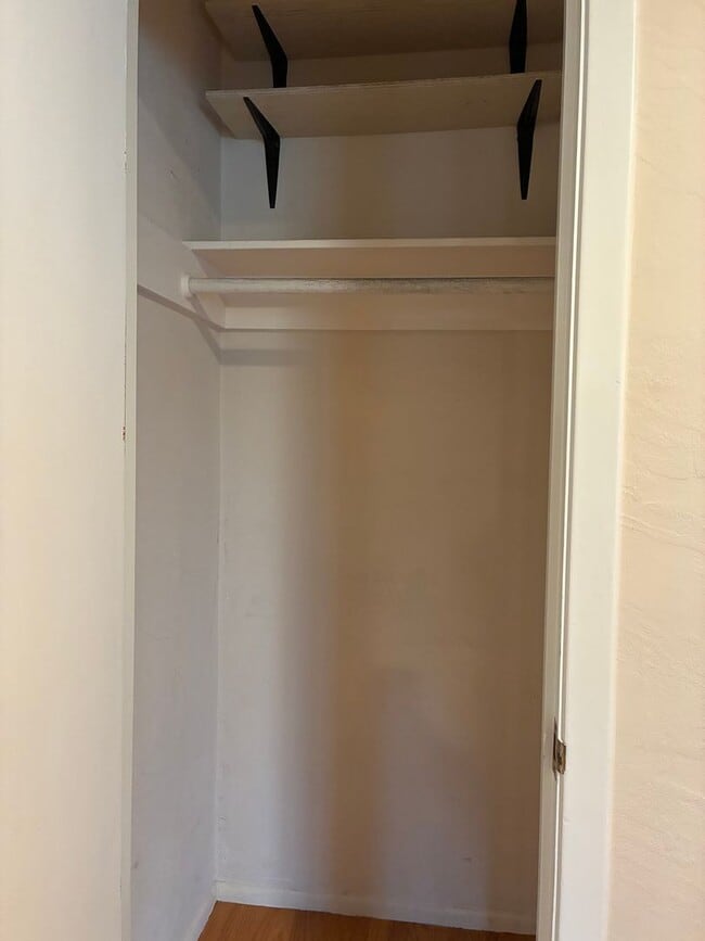 Building Photo - Beautiful 3 bedroom/1.5 bath Home in S. Land Park