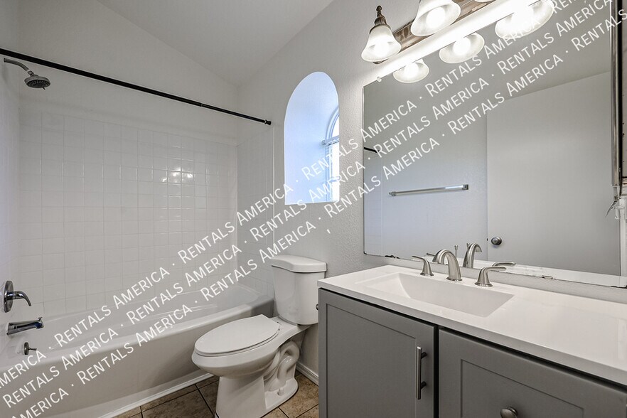 Building Photo - 10100 N 89th Ave