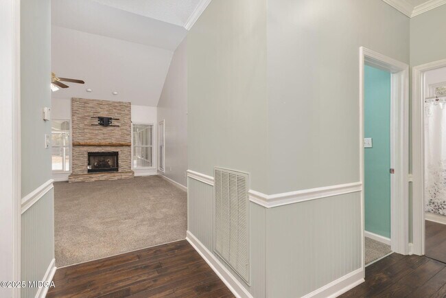 Building Photo - 108 Van Dyke Cove