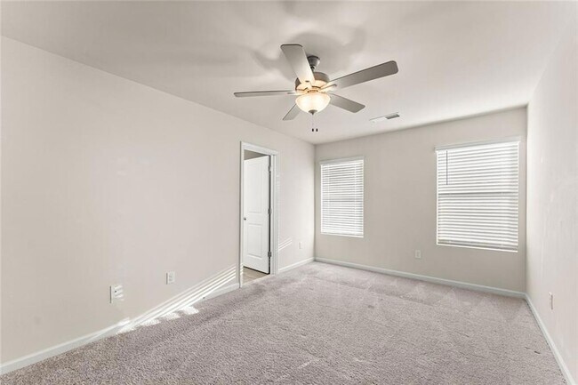 Building Photo - 76 Regent Pk