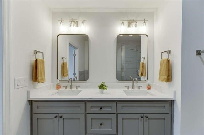 Building Photo - 10674 Weir Way