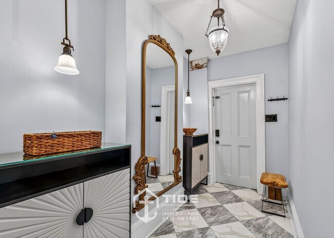 Building Photo - Live in the Heart of Harleston Village!