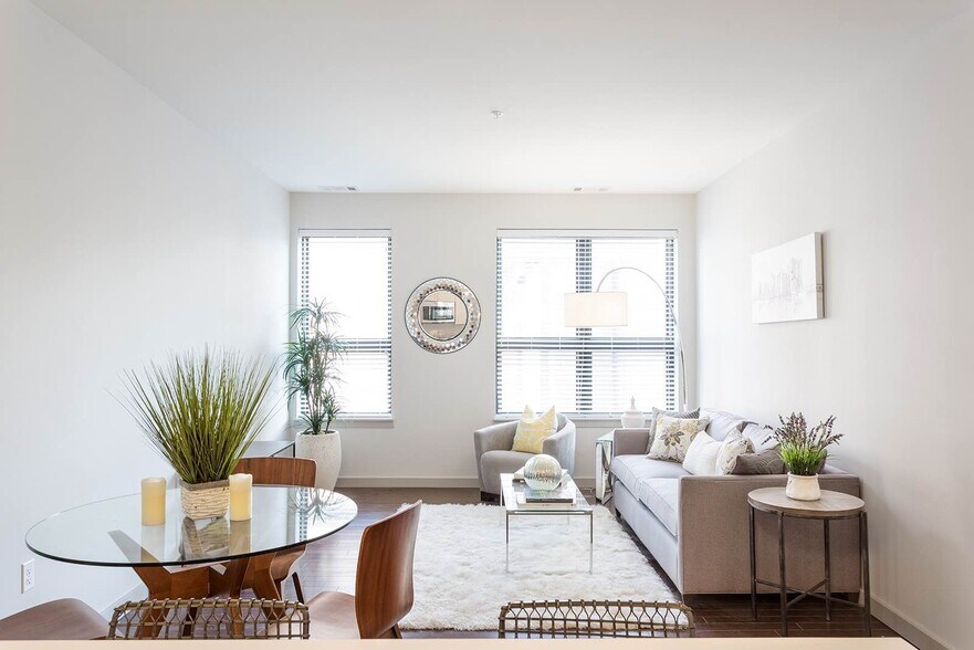 Building Photo - 20 Marion St