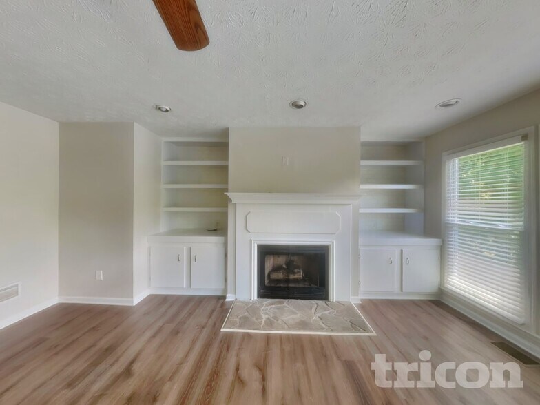 Building Photo - 325 Cypress Ln