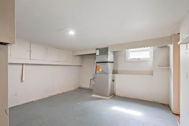 Building Photo - Amazing vintage 2-bdrm/2-bath Cully home—Giant garden, detached art studio, great location