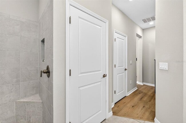 Building Photo - 33805 Astoria Cir