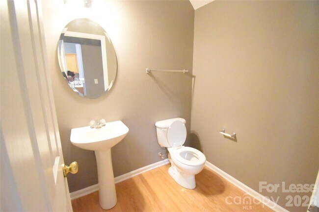 Building Photo - 2849 Summergrove Ct