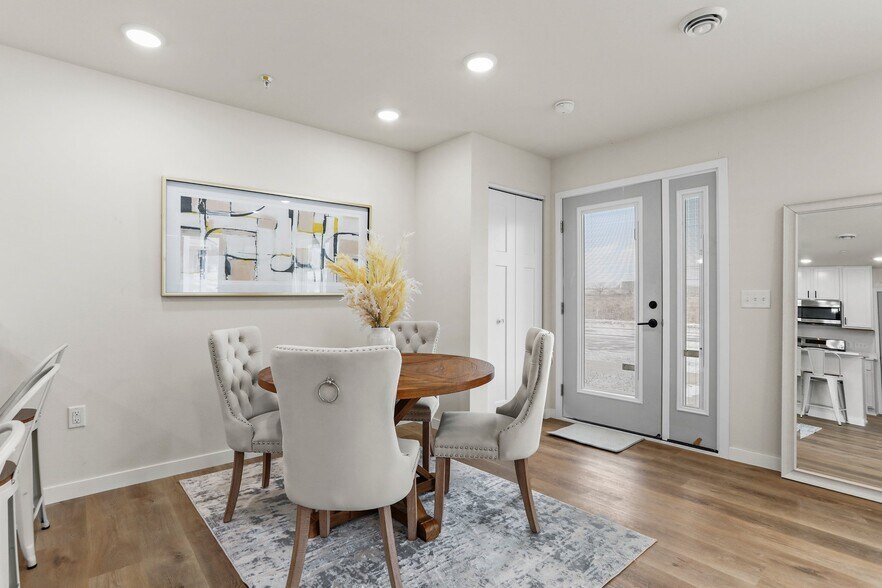 Building Photo - 928 Canter Dr
