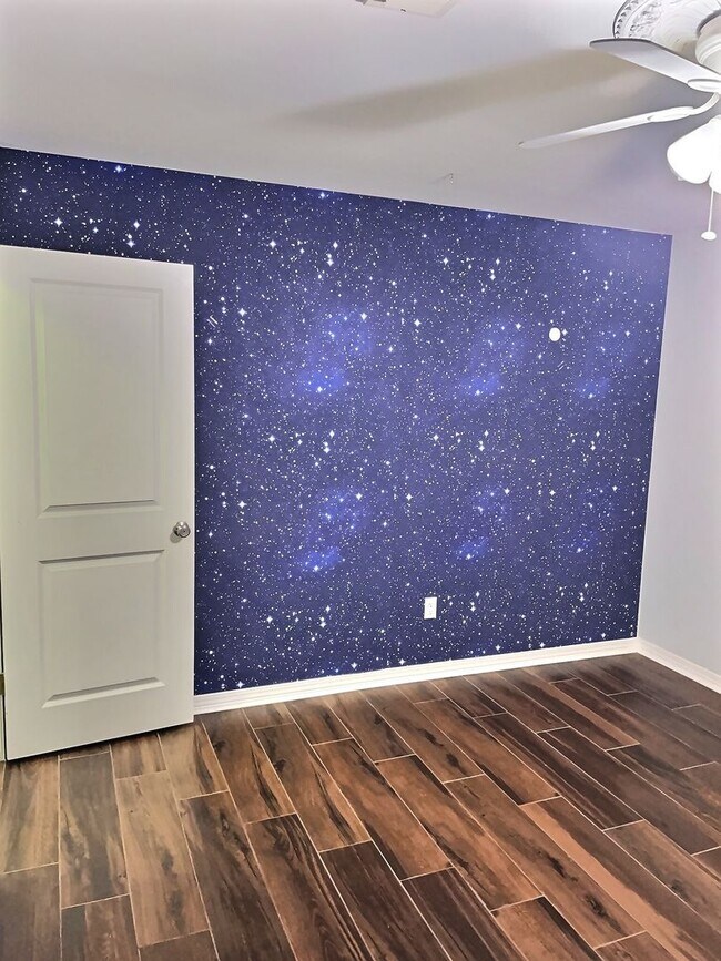 Building Photo - 3 BD 2 BA Home in the Bayou View School Di...