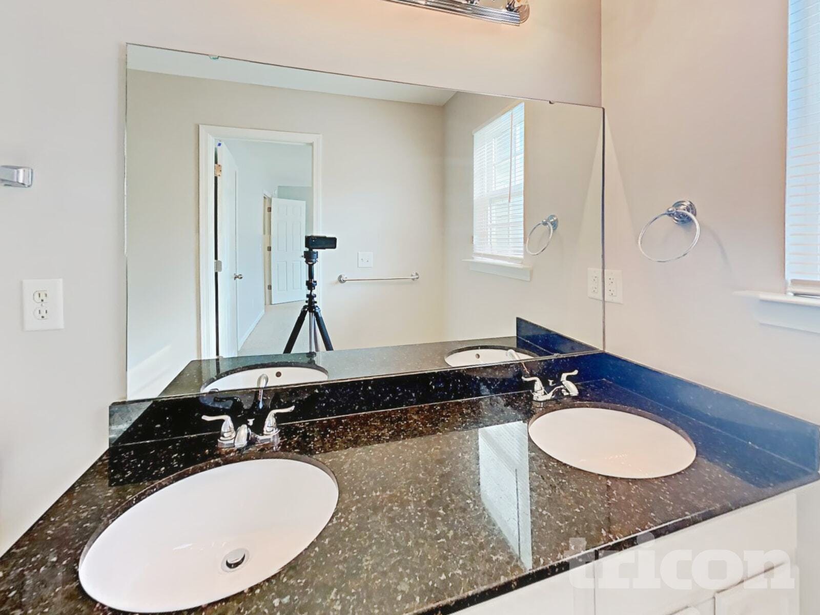 Building Photo - 225 Eagle Pointe Dr