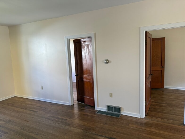 Living room - 416 Wren Way