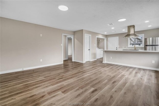 Building Photo - 1103 Phoenix St