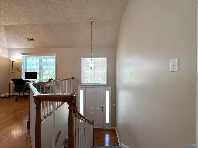 Building Photo - 110 Sunset Ridge