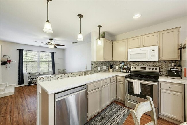 Building Photo - 1411 Gracy Farms Ln