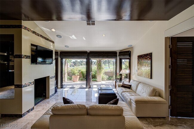Building Photo - 7277 Mission Hills Dr