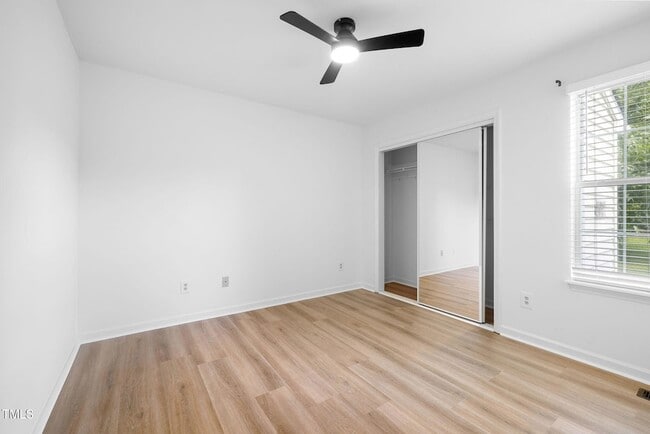 Building Photo - 409 Vista Springs Cir