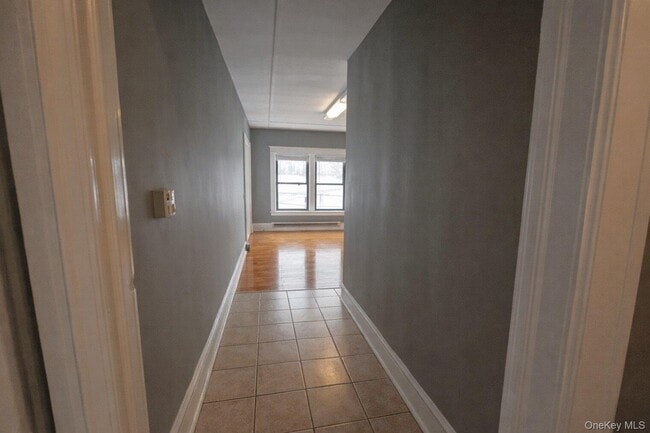 Building Photo - 2 Raymond Ave