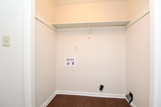 Building Photo - 5209 Char Bar Dr-