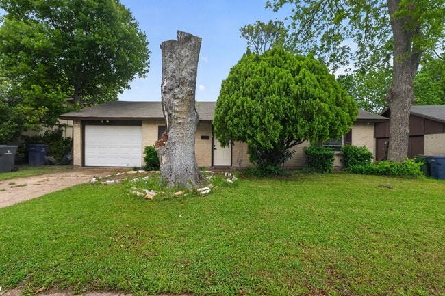 Building Photo - 302 Independence Dr