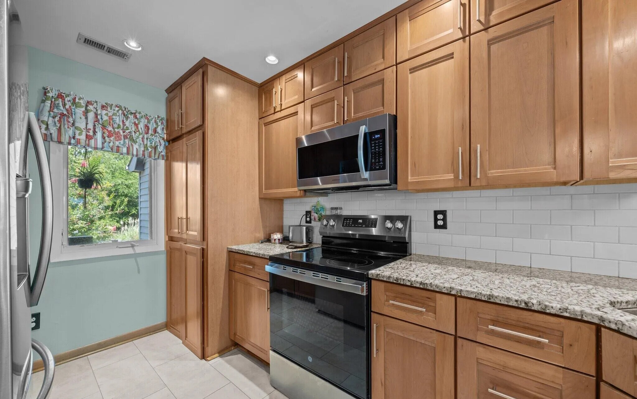 Kitchen - 117 Forecastle Ct