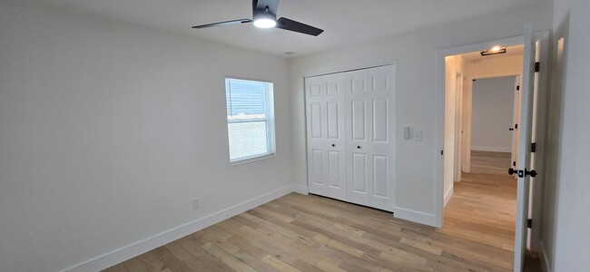 Building Photo - Completely remodeled 4 Bed 4 Bath home wit...