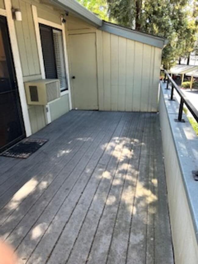 Building Photo - Charming 1-Bedroom Condo in a Serene Neigh...