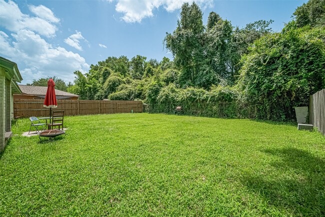 Building Photo - 7010 Foxmar Ln