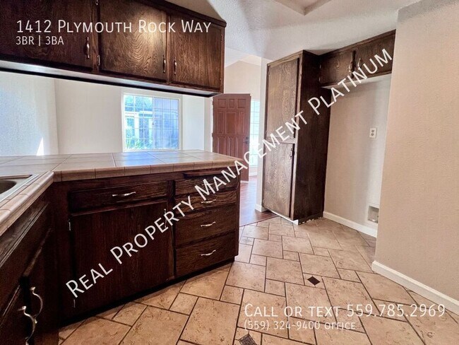 Building Photo - 1412 Plymouth Rock Way