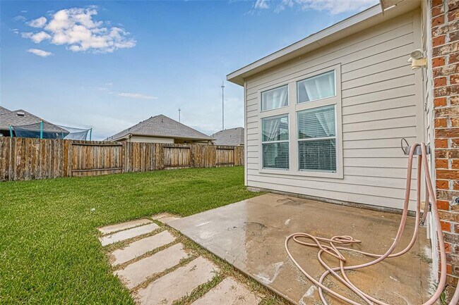 Building Photo - 3618 Hera Dr