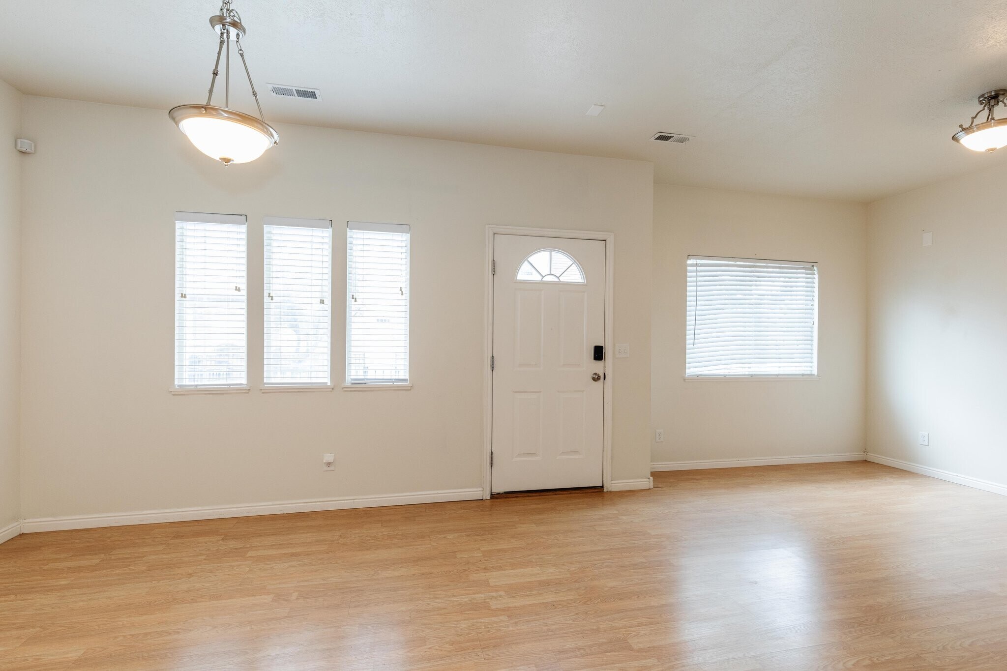 Building Photo - 484 W 1490 N