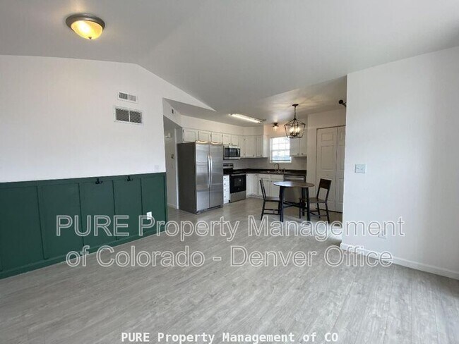 Building Photo - 5708 W Asbury Pl
