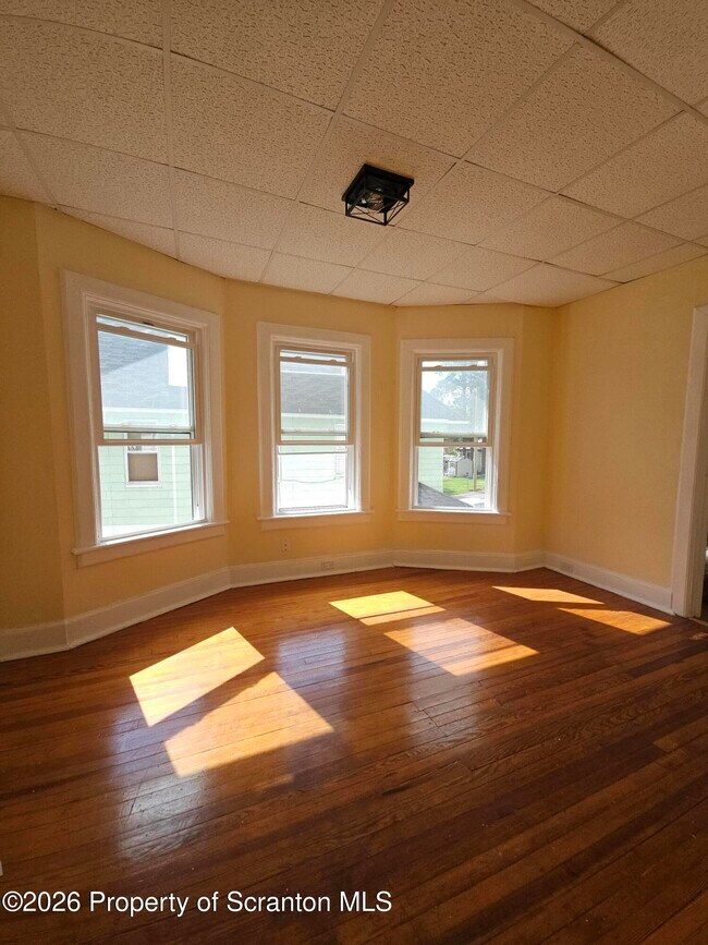 Building Photo - 1327 Oram St