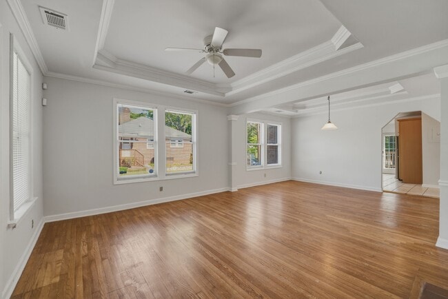 Building Photo - 506 Mellview Ave SW