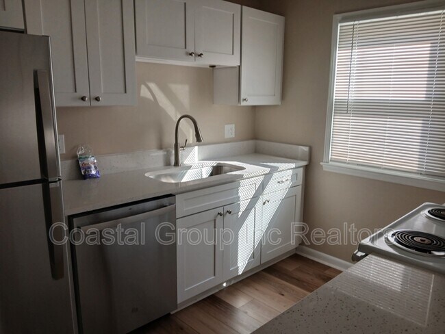 Building Photo - 412 Chinaberry Cir