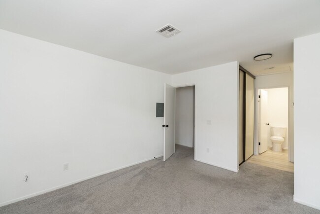 Building Photo - ***RANCHO PENASQUITOS BEST KEPT SECRET 2 B...