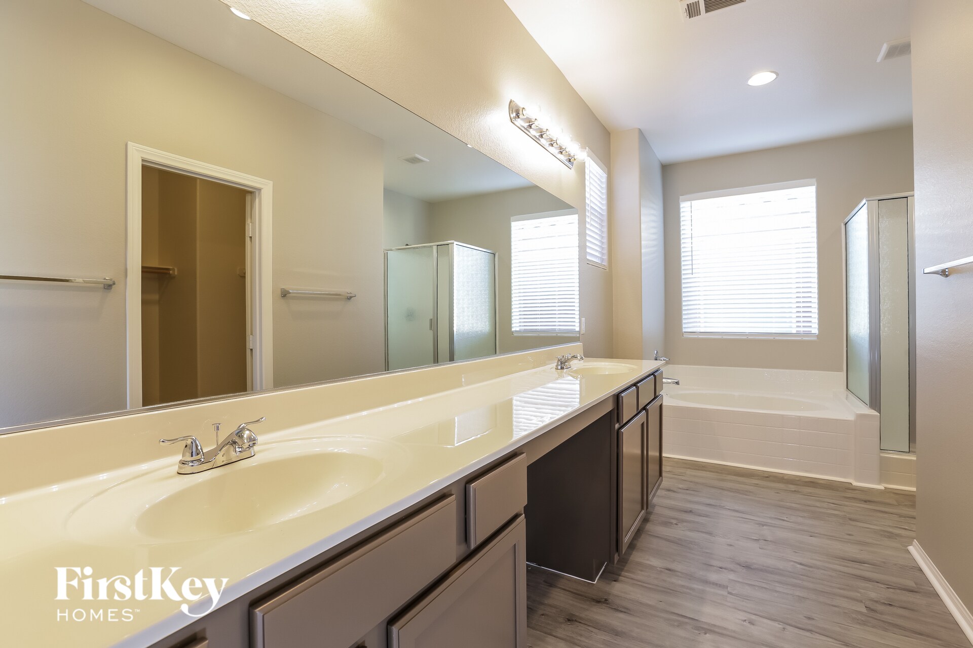 Building Photo - 584 Little Moon Ave