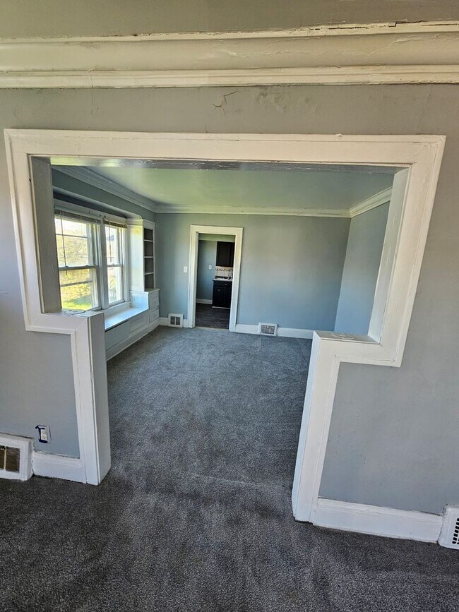 Building Photo - 3685 E 143rd St