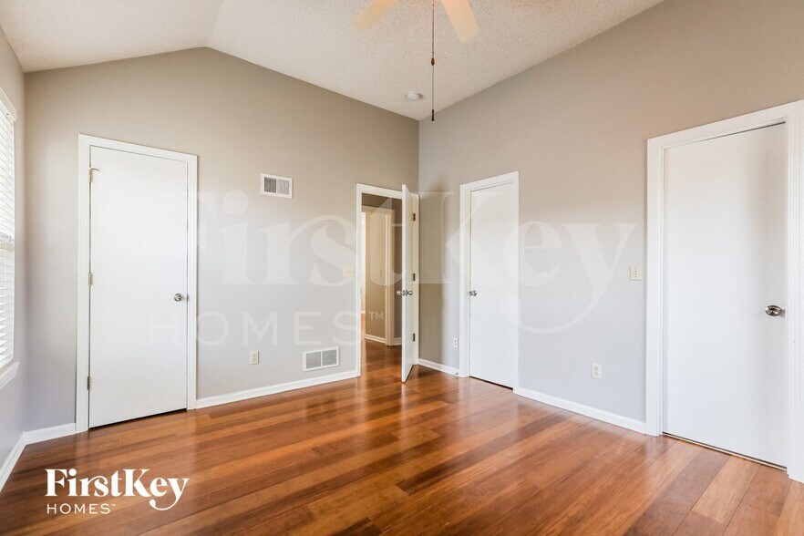 Building Photo - 17614 W 111th Terrace