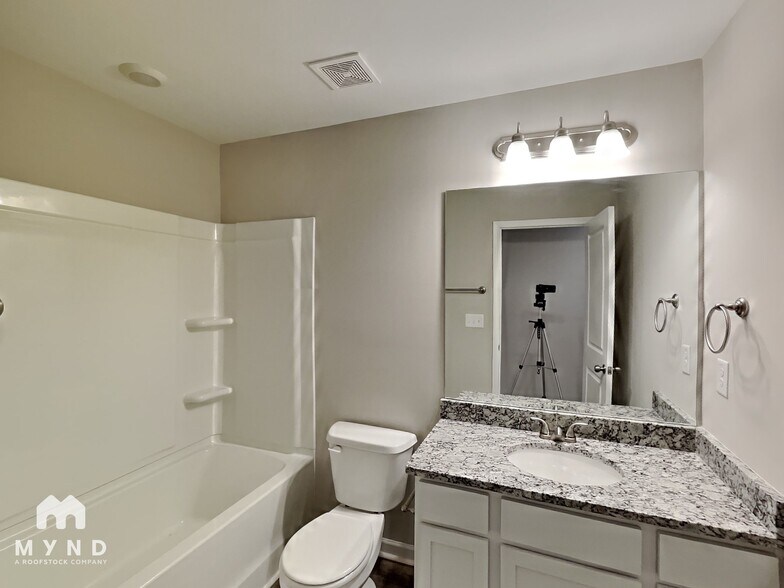 Building Photo - 331 Ashigan St