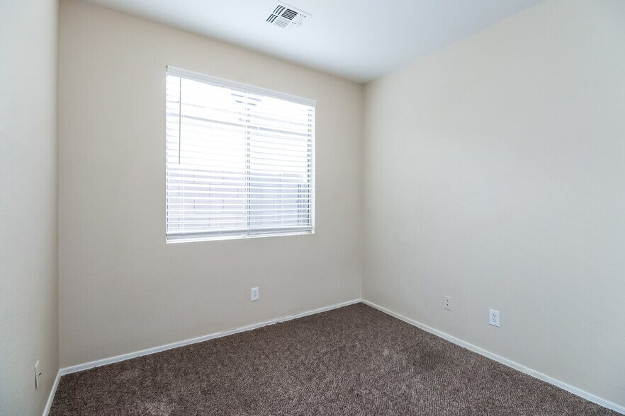 Building Photo - 6639 S 17th Ave