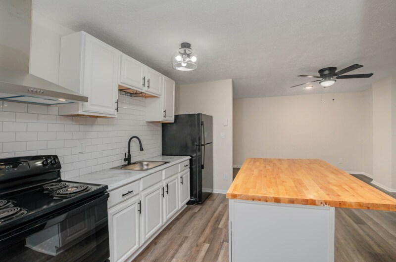 Building Photo - 3030 Cleinview Ave