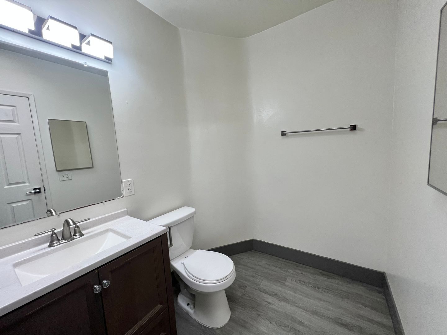 Building Photo - 3359 Mentone Ave