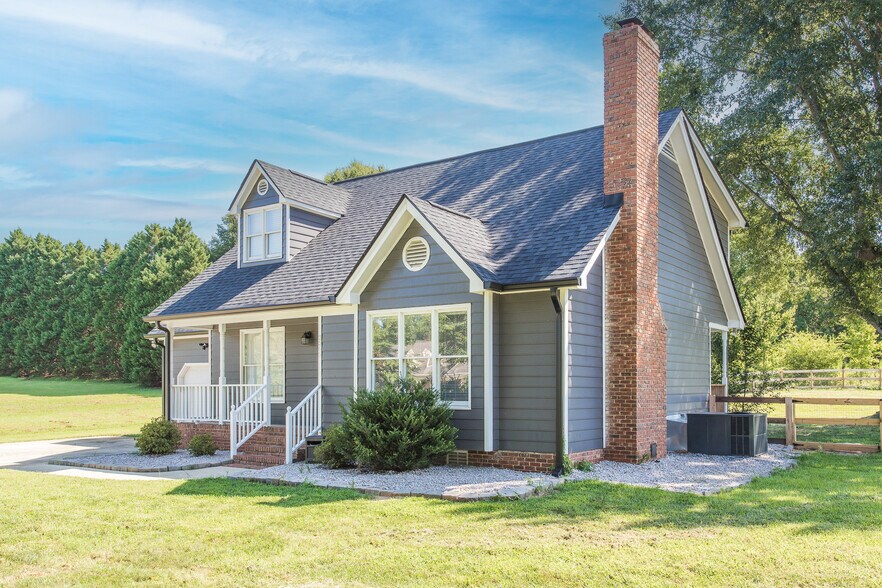 Building Photo - 2565 Oakes Plantation Dr