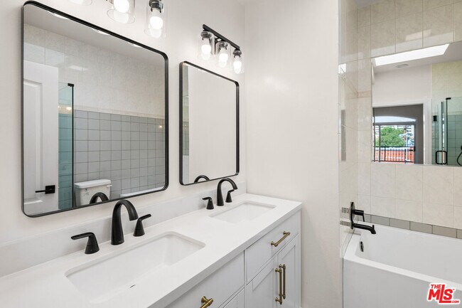 Building Photo - 1255 Federal Ave