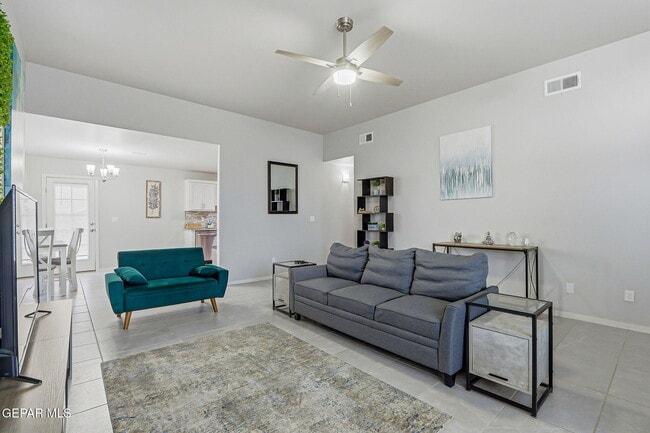 Building Photo - 664 Paseo Modesto Dr